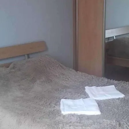 - - Sleeps 8 - Parking - Seaside