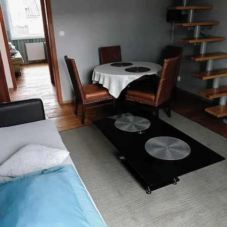 Daire - - Sleeps 8 - Parking - Seaside Rumia