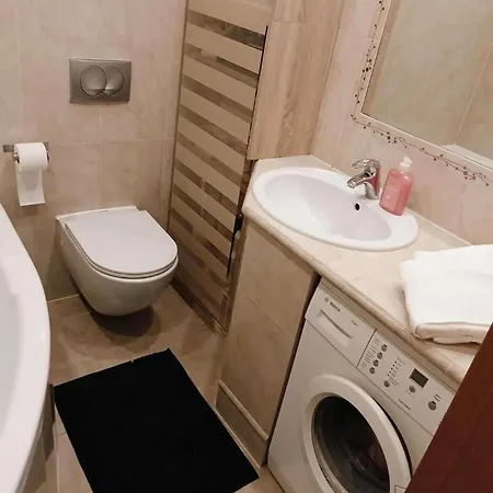 - - Sleeps 8 - Parking - Seaside روميا